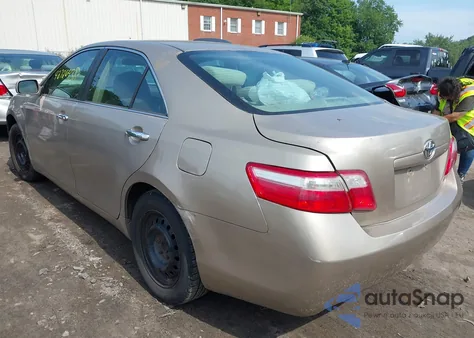 2007 Toyota Camry Ce/Le/Xle/Se z USA, uszkodzony, nr VIN 4T1BE46K67U130583